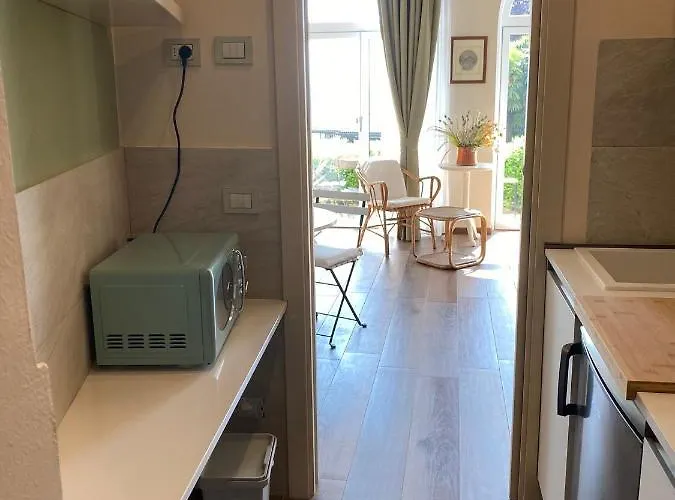 Rubino Con Giardino E Jacuzzi Vista *