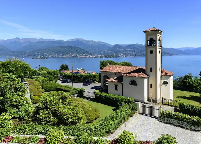 Rubino Con Giardino E Jacuzzi Vista 斯特雷萨