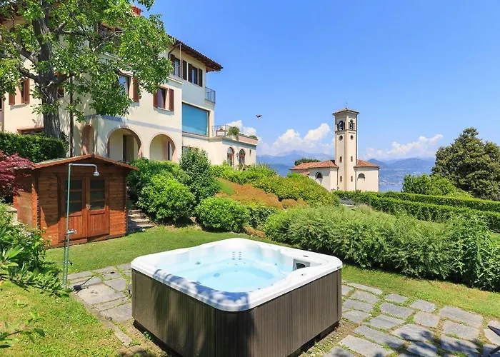 Rubino Con Giardino E Jacuzzi Vista 斯特雷萨