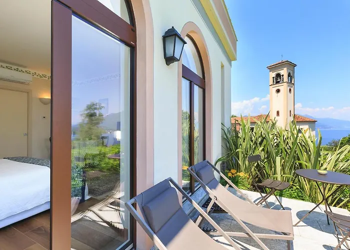 Rubino Con Giardino E Jacuzzi Vista